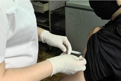 Самарские медики рекомендуют пройти вакцинацию от COVID-19 в преддверии майских праздников