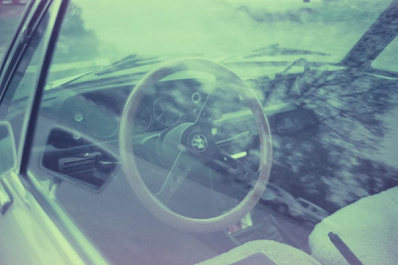 "Предлагали обменять на гусей": житель Новосибирска пытается продать раритетный BMW 1938 года