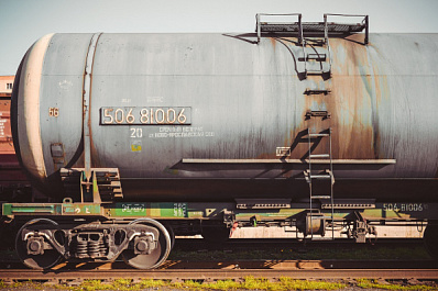 Поезд с бензином из Сызрани обокрали в пути