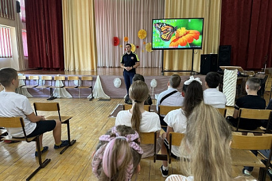 Полицейские Самарской области устроили акцию для детей перед летними каникулами