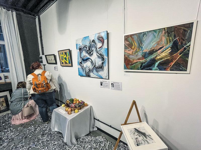 Девять счастливых моментов: в Самаре художницы представили новый проект