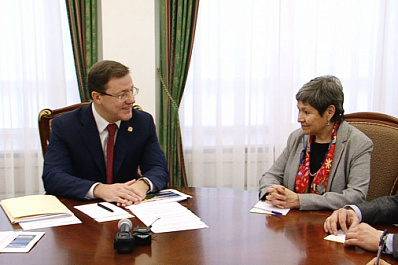 Губернатор Дмитрий Азаров провел встречу с послом Мексики Нормой Пенсадо