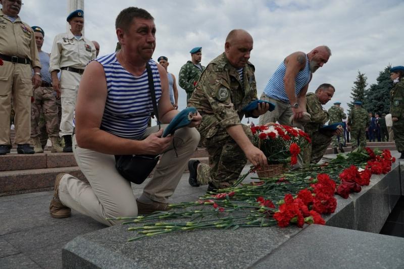 В Самаре прошли мероприятия, посвященные 95-летию Воздушно-десантных войск России  