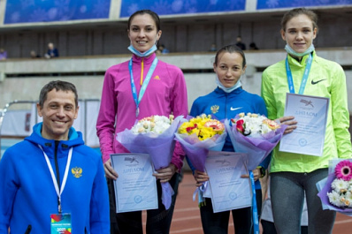Бегуньи из Самары и Тольятти заняли все места на пьедестале всероссийских соревнований