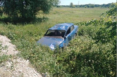 Вылетел в кювет и опрокинулся: В Самарской области пьяный водитель не справился с управлением
