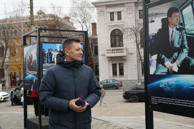 Вячеслав Федорищев вручил знак "Почетный гражданин Самарской области" Олегу Кононенко