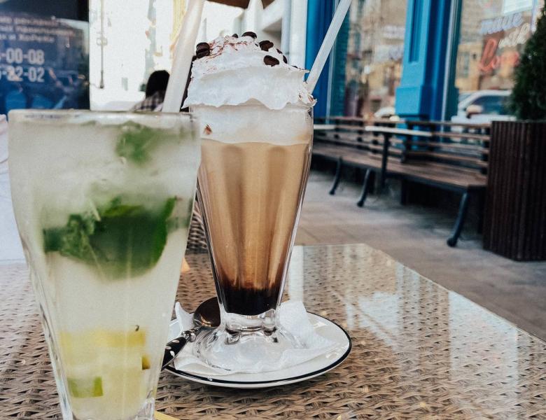 Стало известно, чем опасны сладкие напитки