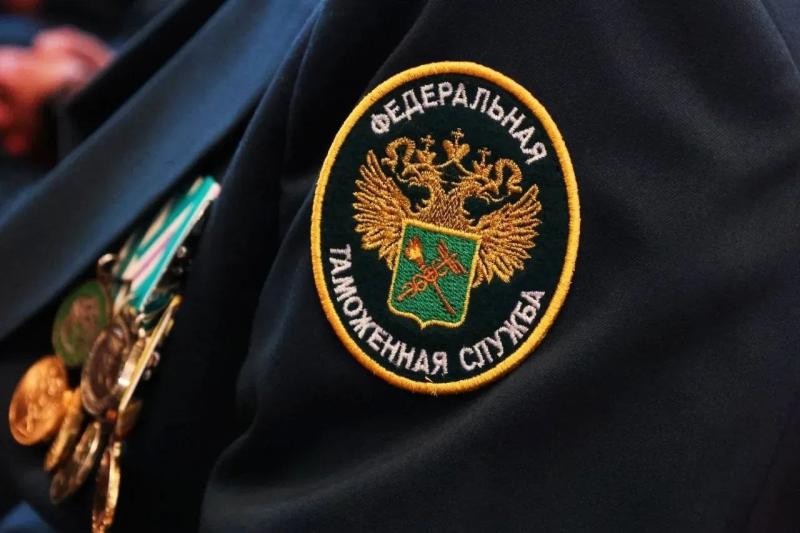 В Самаре Вячеслав Федорищев вручил награды сотрудникам приволжского таможенного управления