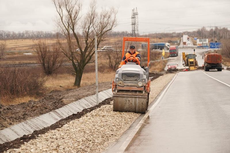 В Волжском районе открыли движение на мосту через реку Черную