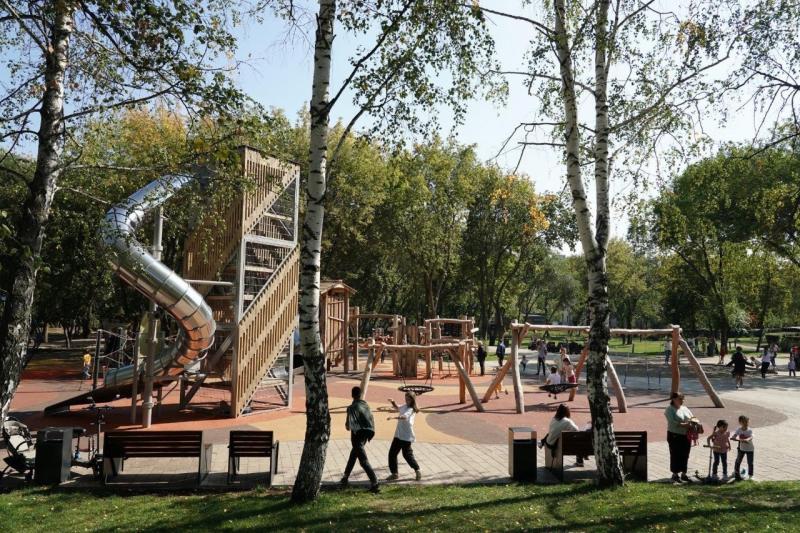 По программе "Единой России" и Минстроя с 2019 года благоустроили свыше 115 тысяч общественных пространств