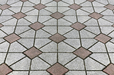 На бульваре по улице Миронова в Новокуйбышевске начали укладывать плитку