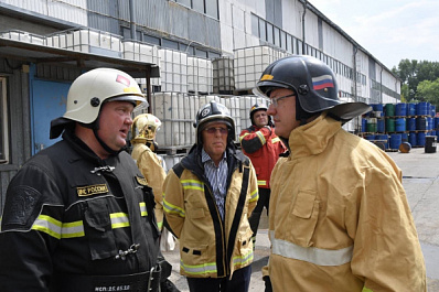 Дмитрий Азаров в Самаре прибыл на место пожара 