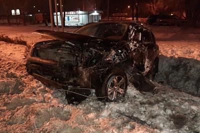 В Самарской области "Калина" в ДТП лишилась капота