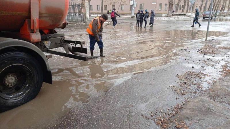 Борьба с лужами: как в Самаре ликвидируют последствия подтопления дорог