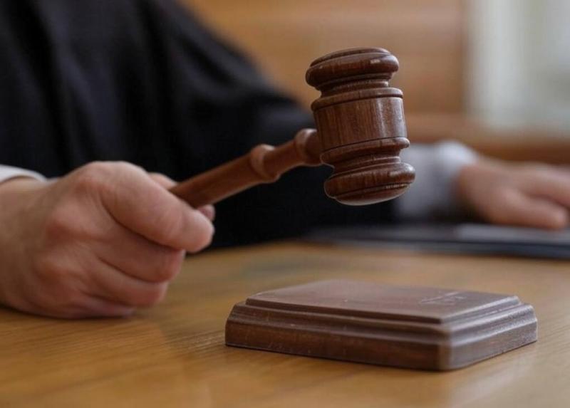 Восемь человек подозреваются в похищении, пытках и вымогательстве