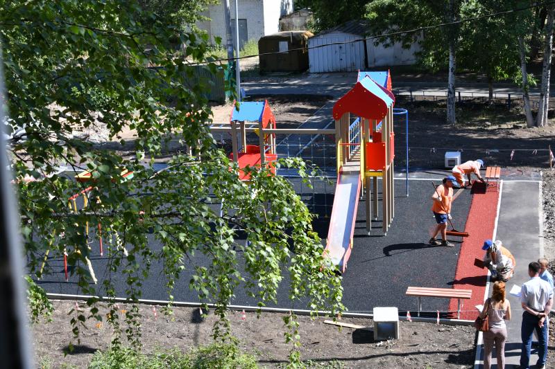 Дворы по нацпроекту благоустраивают с опережением