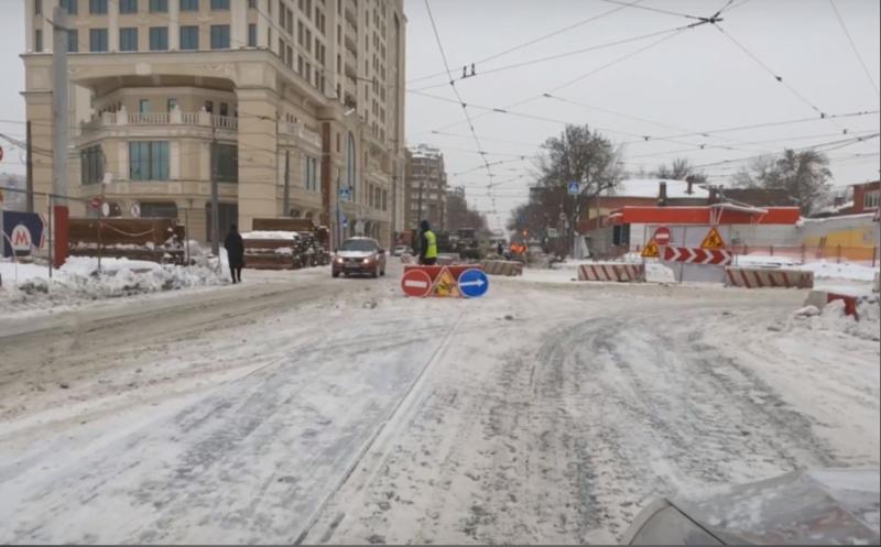 В Самаре перекрыли движение трамваев в районе строительства станции метро "Театральная"