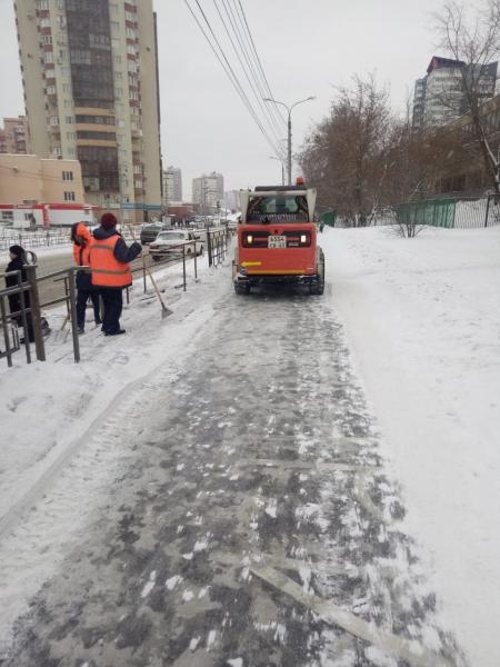 В Самаре последствия ночного снегопада устраняли 260 человек