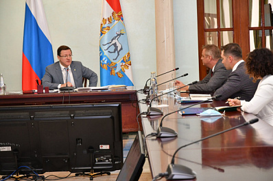 Губернатор провел встречу с руководством компании "Электрощит Самара"