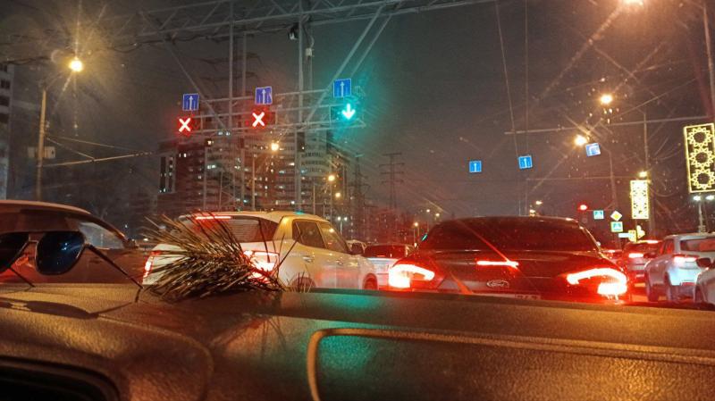 Российских водителей будут штрафовать за номера без триколора