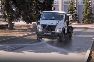 Самарскую набережную приводят в порядок после зимы