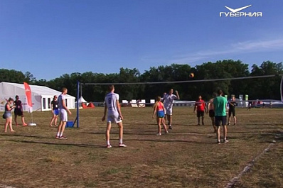 Форум “iВолга” посетили игроки волейбольного клуба “Нова”