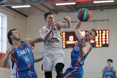 Баскетбольная "Самара" с большим отрывом разгромила нижегородцев