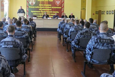 Сотрудники самарского ОМОН на транспорте отметили профессиональный праздник