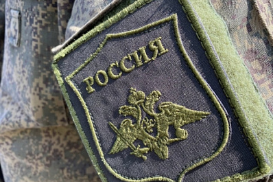 По решению губернатора семьи самарских добровольцев получили десять тысяч рублей на подготовку детей к школе