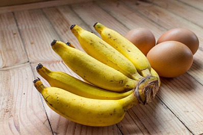 Диетолог объяснила, почему яйца и бананы улучшают настроение 