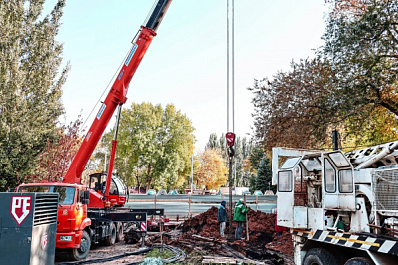 В Самаре готовят фундамент для установки стелы на аллее Трудовой славы