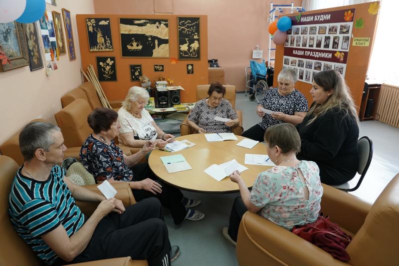 Служба по контракту, социальный центр и "Отцы космоса": читайте в свежем номере "Волжской коммуны" 20 сентября.