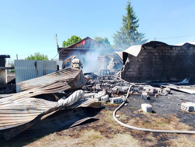 29 мая в Самарской области горели летняя кухня и гараж