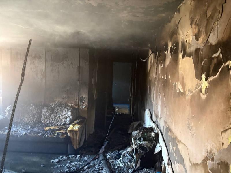 В Самаре из-за загоревшегося роутера эвакуировали подъезд и спасли пять человек