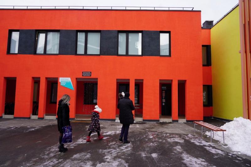 Губернатор Дмитрий Азаров осмотрел новый корпус детсада "Волшебный башмачок" в Тольятти