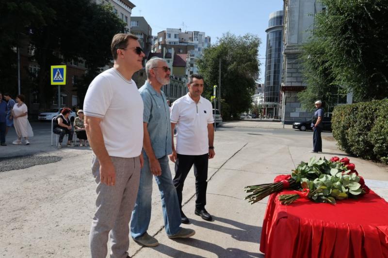 Ветераны самарского баскетбола возложили цветы в память о Юрии Тюленеве