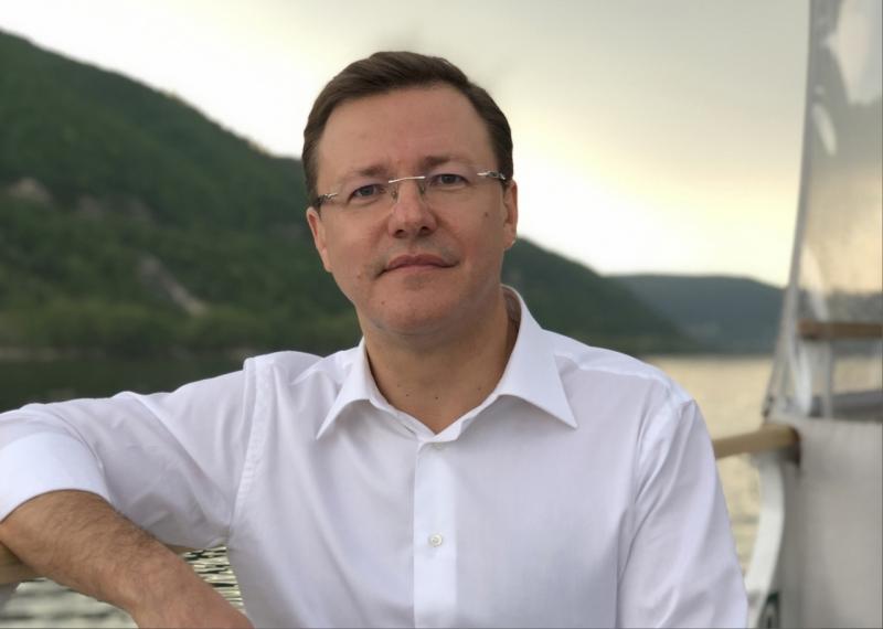 Дмитрий Азаров поздравил судебных приставов региона с профессиональным праздником