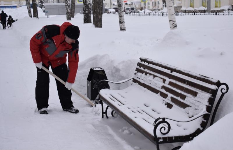 "Возможности людей и техники небезграничны": глава Жигулевска - об уборке снега в городе