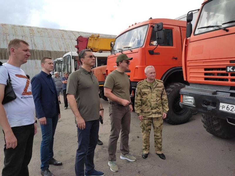 "Помогаем строить мирную жизнь": губернатор Дмитрий Азаров c командой самарских добровольцев форсирует восстановительные работы на Донбассе