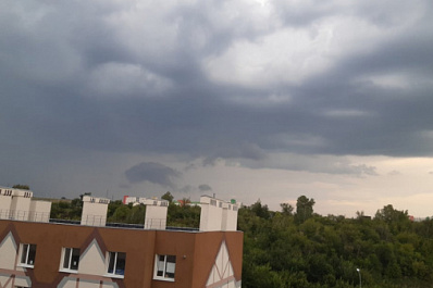 Жители Самарской области выкладывают в соцсетях видео шторма