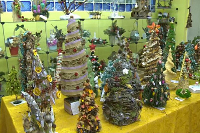 Более двух тысяч елок из нетоксичных материалов: в Самарской области открылась выставка "Новогодняя сказка"