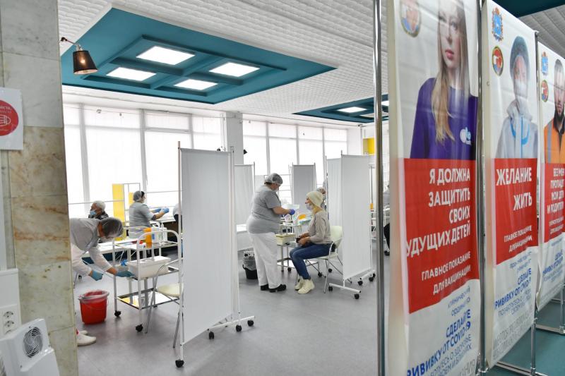 Пункт вакцинации в Самарской областной библиотеке за 6 часов работы посетило более 1 200 человек