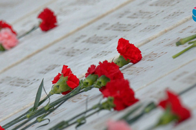 В областной столице прошел митинг у мемориала самарцам, погибшим в локальных конфликтах