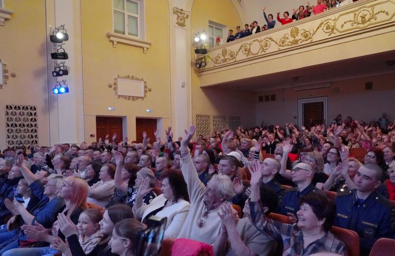 В поддержку фронта: в Самаре прошел благотворительный концерт Сергея Войтенко