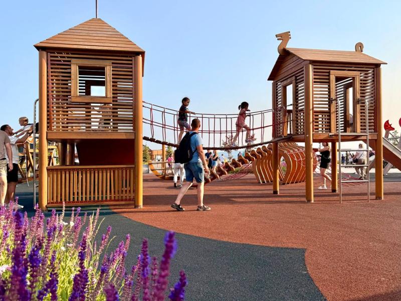 Один на прогулке: самарцам напомнили о правилах безопасности для детей