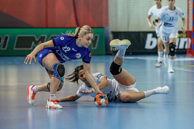 Гандбольная "Лада" пропустила в Москве 30 мячей