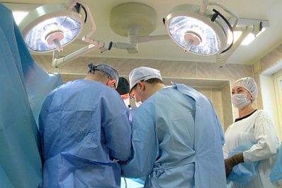 Врачи впервые установили пациенту самарский раздвижной эндопротез