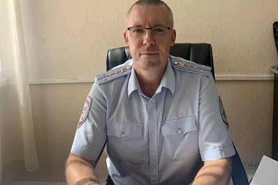 В Тольятти полицейский помог пенсионеру вытащить машину из кювета