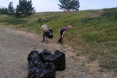 В Исаклинском районе привели в порядок Старовечкановский родник 