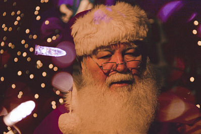 "Сами наряжаемся": эксперты посчитали, во сколько самарцам обойдется пригласить Деда Мороза домой